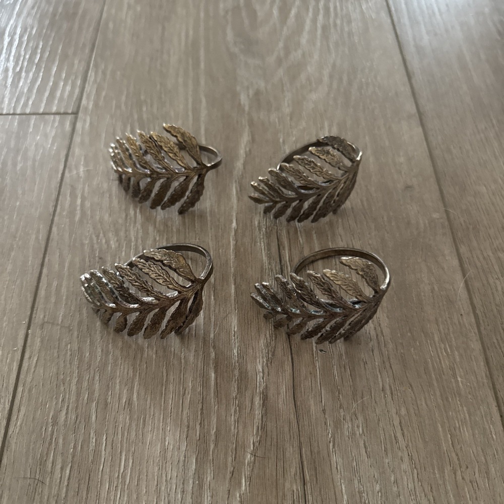 Vintage Silver Metal Leaf Design Napkin Rings Set‎ Of 4